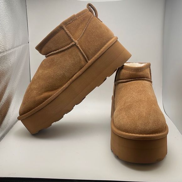 CUSHIONAIRE Women's COZY Genuine Suede pull on platform boot +Memory Foam SIZE 9 - Picture 7 of 7